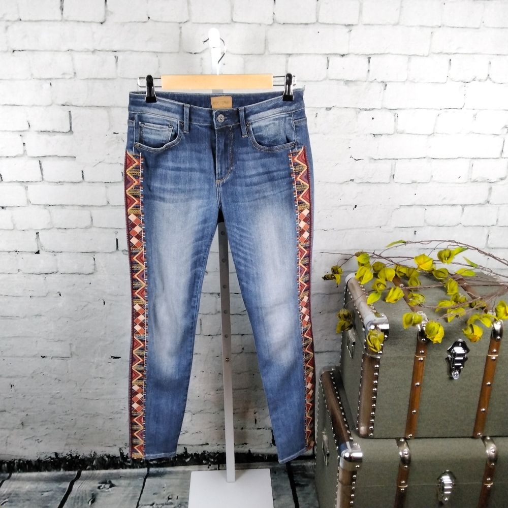 Driftwood Jackie Embroidered Mid-rise Skinny Ankle Jeans In Blue Size 26